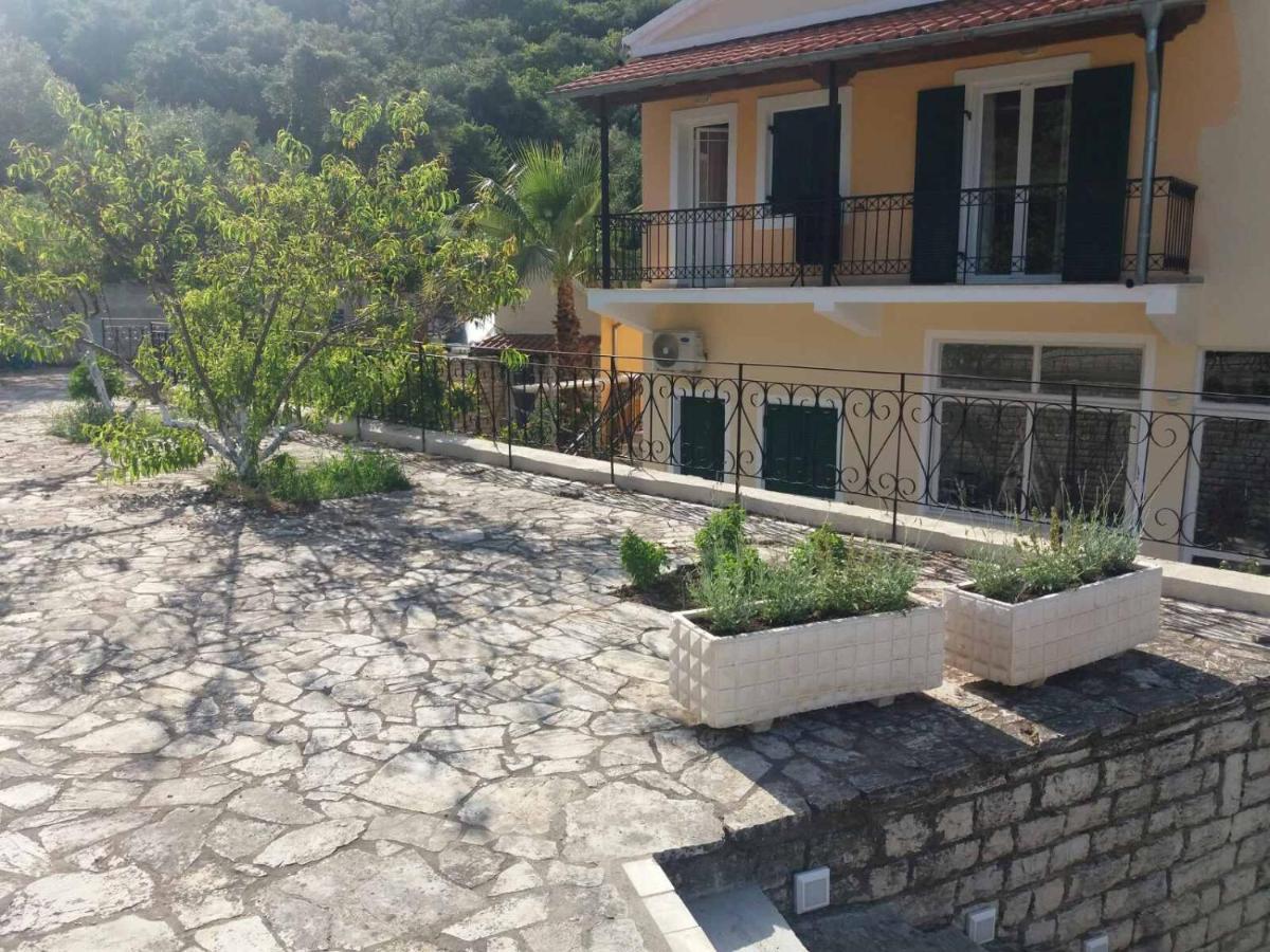 Lithino Apartments - 5Min From The Beach Agios Ioannis Peristerion Exteriér fotografie